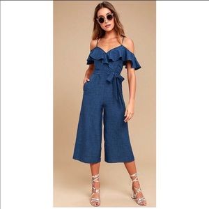 💙 Adorable Lulu’s off-the-shoulder romper! 💙